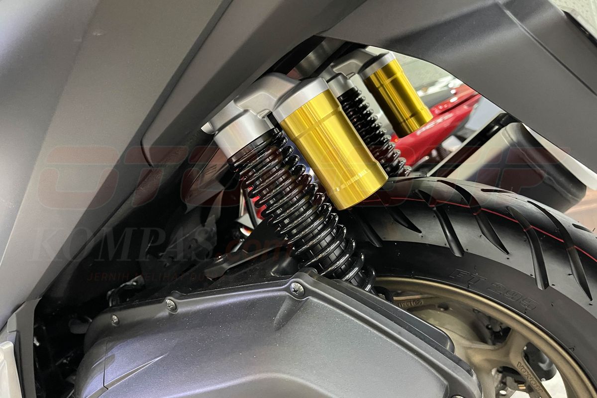 Perbedaan Karakter Sokbreker Kustom dan Standar untuk Motor