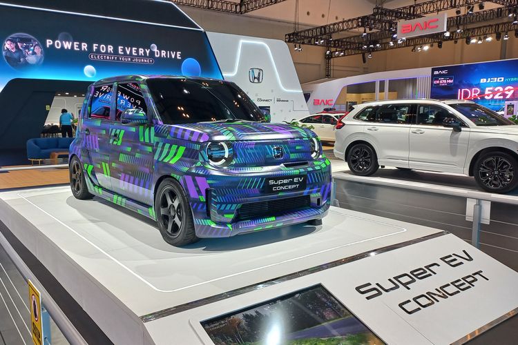 Honda Step WGN e:HEV, Honda Super EV Concept, Honda STEP WGN e:HEV, GIIAS 2025, penghargaan mobil, GIIAS 2025: Honda Step WGN dan Super EV Jadi Mobil Favorit