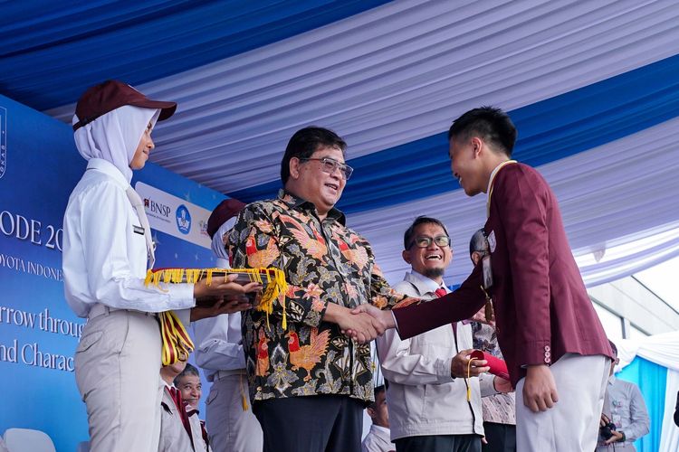 vokasi, Toyota, elektrifikasi, AKTI, Menjawab Tantangan Elektrifikasi, AKTI Luluskan Angkatan ke-9