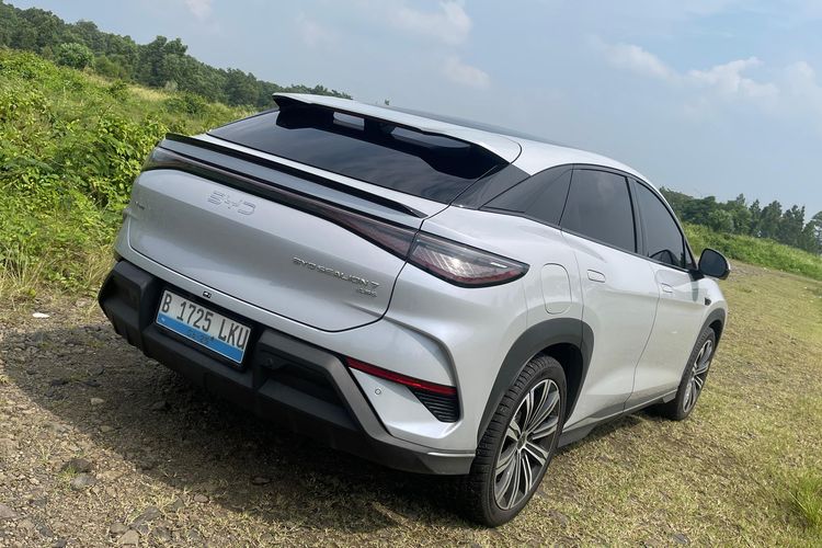 BYD Sealion 7, SUV sporty, desain aerodinamis, harga Rp 629 juta, BYD Sealion 7: Perbandingan dengan Model Seal Sebelumnya