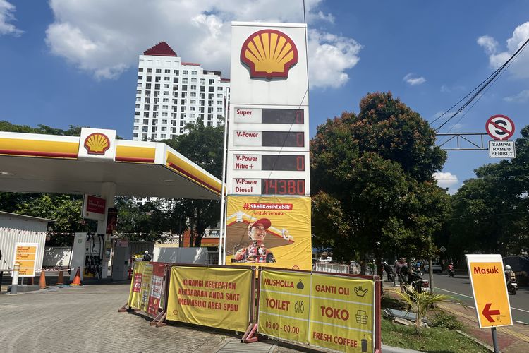 SPBU, Shell, Shell Indonesia, pom bensin, SPBU Shell, BBM di SPBU Shell Kosong, Petugas: Tidak Tahu Sampai Kapan
