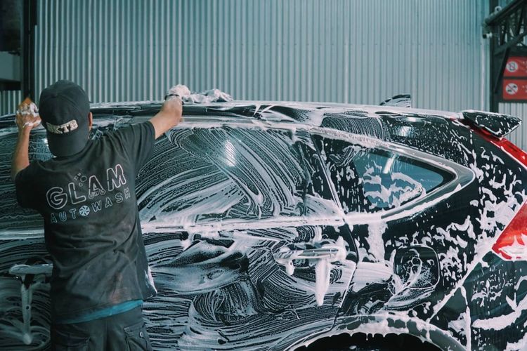 perawatan mobil, cuci mobil hidrolik, Glam Autowash, Pilihan Premium Car Wash di Depok untuk Jaga Kendaraan Tetap Prima