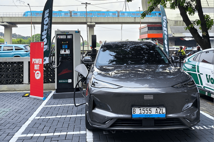 harga BBM, kendaraan listrik, peralihan EV, insentif pasar, Apakah Lonjakan Harga BBM Dorong Transisi ke Kendaraan Listrik?