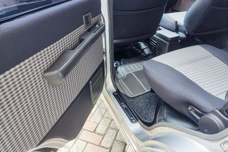 Jok Mobil, mobil, kain, fabric, Serupa Tapi Tak Sama, Bahan Sofa Bukan Buat Jok Mobil