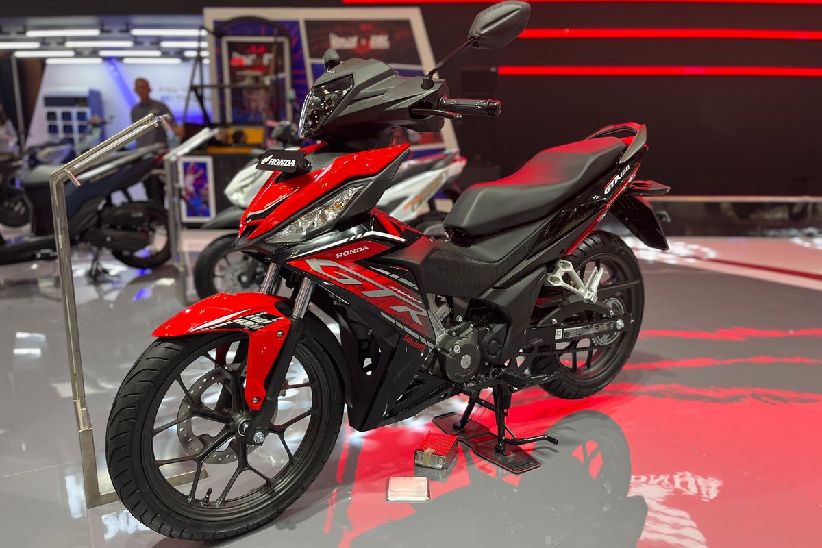 AHM Pamerkan Motor Bebek di IMOS 2025