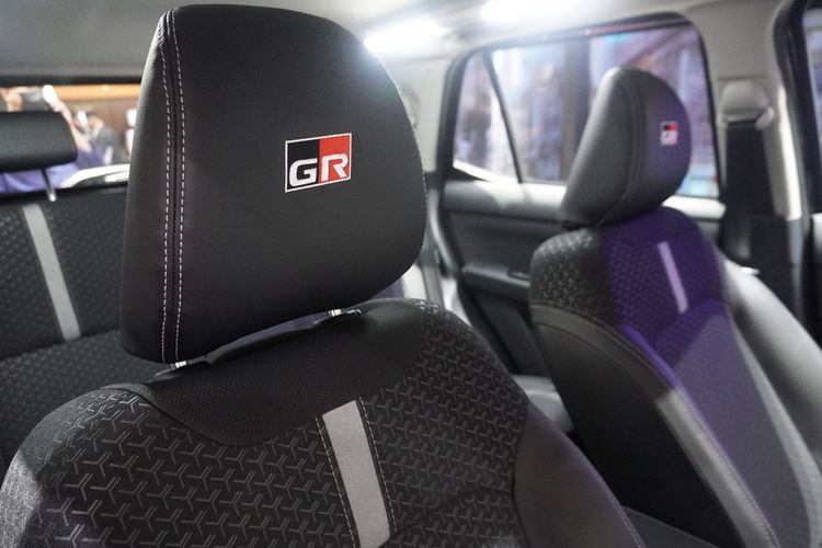 Suzuki, Fronx, Toyota, Raize, interior, Suzuki Fronx, suzuki fronx, Komparasi Interior Suzuki Fronx Lawan Toyota Raize GR Sport