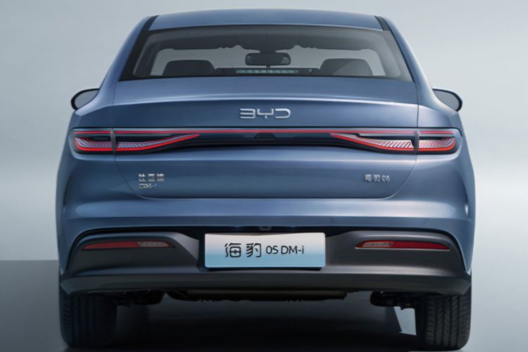 mobil china, plug in hybrid, PHEV, BYD seal, BYD Luncurkan Seal PHEV, Sekali Isi Bensin Bisa Tempuh Jarak 2.000 Km