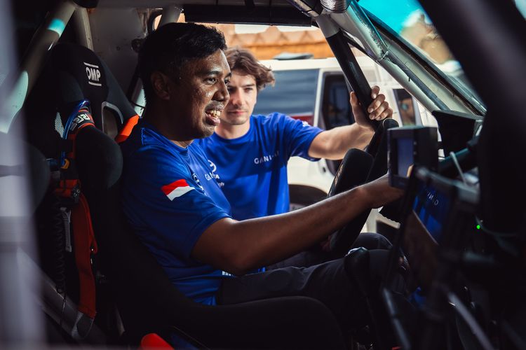 Toyota, Gurun Sahara, Jeje, Land Cruiser, AXCR, Asia Cross Country Rally, Julian Johan, pereli, rally dakar 2026, Persiapan Rally Dakar 2026: Julian Johan Latihan di Gurun Sahara