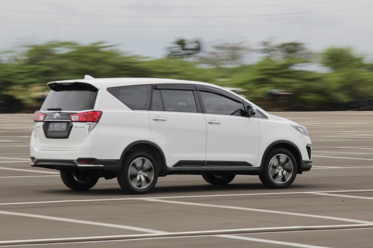 konsumen indonesia, tren elektrifikasi, mobil diesel bekas, keunggulan mobil diesel, Mobil Diesel Bekas Favorit di Era Elektrifikasi