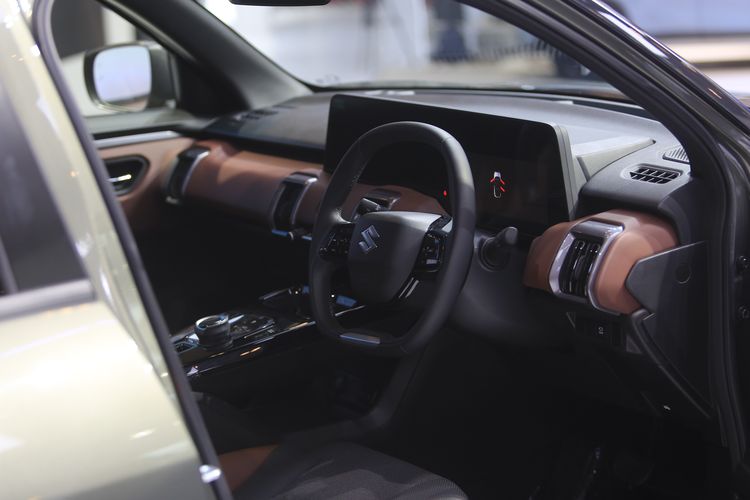 otomotif, mobil, mobil listrik, kendaraan listrik, Suzuki, Suzuki eVitara, eVitara, Suzuki Mulai Produksi Massal Mobil Listrik Pertama, eVitara