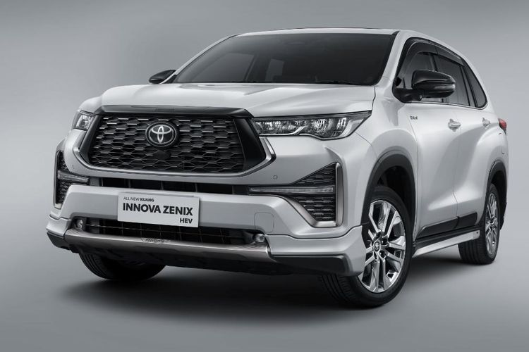 Toyota Innova Zenix, SUV dan MPV, Mitsubishi Destinator, kendaraan keluarga, Perbandingan Destinator dan Innova Zenix untuk Keluarga
