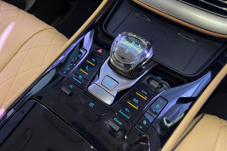 perencanaan keuangan, Denza D9, mobil listrik premium, simulasi pembiayaan, Denza D9: Mobil Listrik untuk Pemilik Gaji Rp 50 juta per Bulan