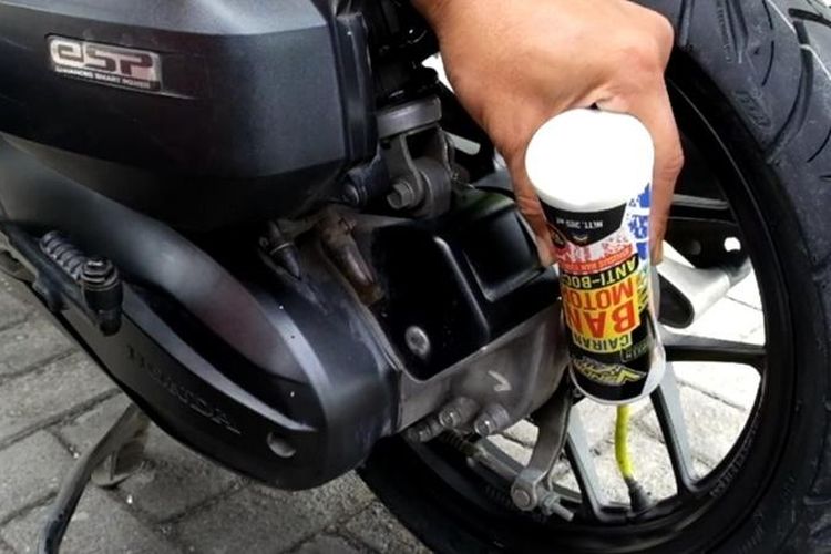 cairan ban tubeless, kualitas cairan ban, perawatan ban tubeless, keawetan pelek, Panduan Memilih Cairan Ban Tubeless yang Tepat untuk Motor