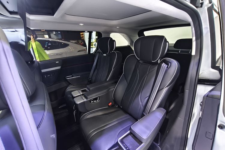 GIIAS 2025, Xpeng X9 CKD, MPV listrik mewah Xpeng, Xpeng X9 Rakitan Lokal Mulai Diserahkan ke Konsumen