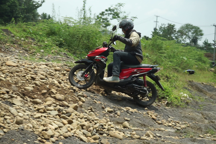 Test ride, skutik petualang, Suzuki Nex Crossover, tes lengkap, Nex Crossover, Tes Lengkap Suzuki Nex Crossover: Performa, Cicilan dan Biaya Servis
