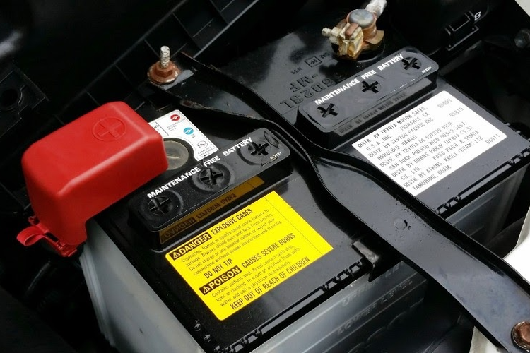 Alternator mobil, periksa alternator mobil, pemeriksaan dinamo ampere mobil, Mitos atau Fakta: Cek Alternator dengan Melepas Terminal Aki?