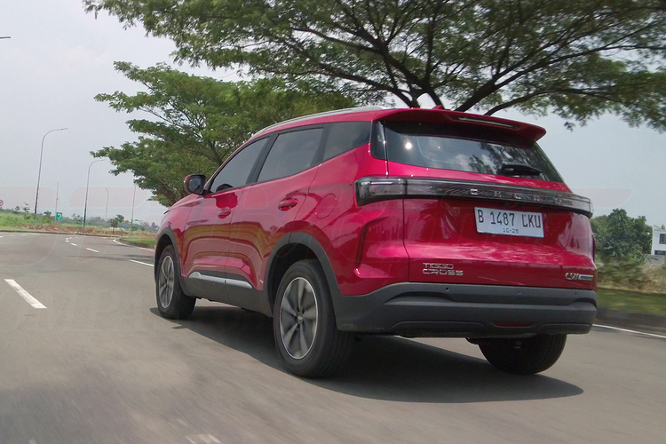 penjualan otomotif, GIIAS 2025, Mobil Hybrid, Chery Tiggo Cross CSH, Tiggo Cross CSH Langsung Dominasi Penjualan Chery di Indonesia