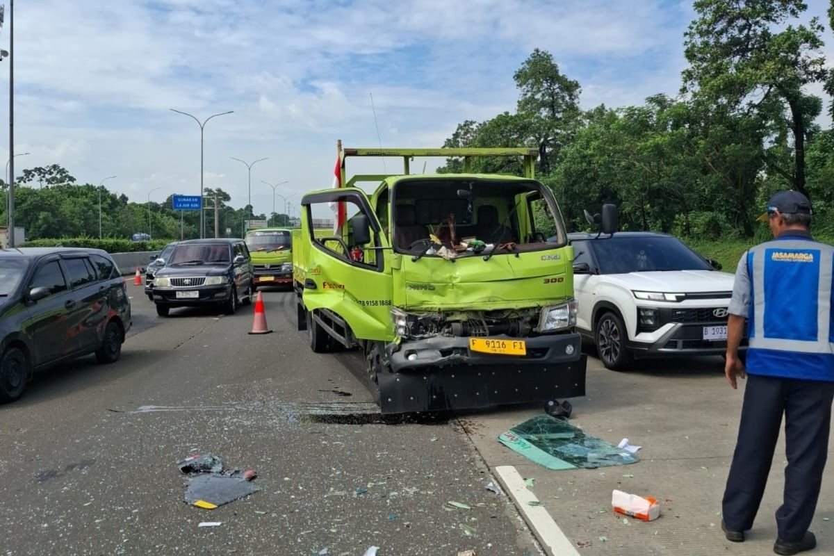 Kenapa Kerap Terjadi Kecelakaan Beruntun di Lajur Kanan Jalan Tol?