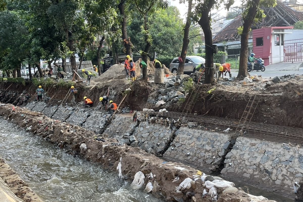Hindari Area Sekitar Pospol Citayam, Ada Penutupan Jalan