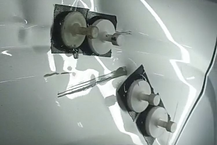 teknisi berpengalaman, Paintless Dent repair, risiko perbaikan mobil, keuntungan PDR, Mengapa PDR Mungkin Tidak Selalu Aman untuk Bodi Mobil?