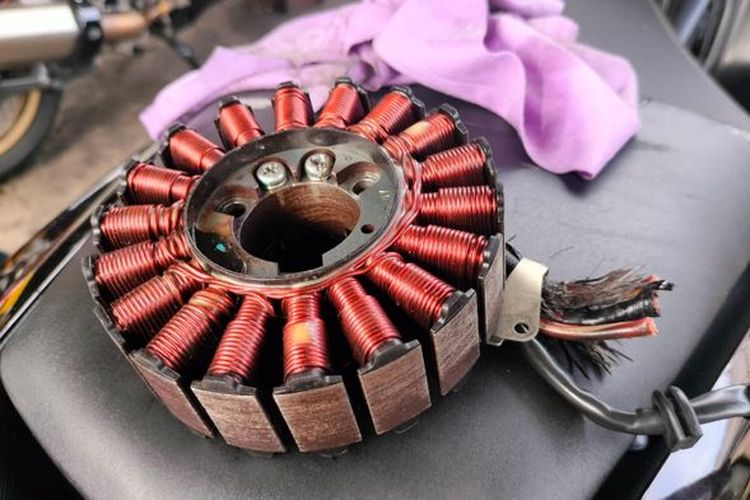 komponen mobil, komponen kendaraan, dinamo starter, dinamo, altenator, altenator mobil, Alternator: Fungsi, Cara Kerja, dan Bedanya dengan Dinamo Starter