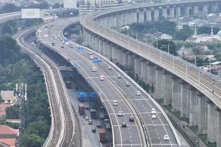 jalan tol, lajur kanan hanya untuk mendahului, lajur kanan untuk mendahului, alasan kenapa lajur kanan hanya untuk mendahului, Mengapa Lajur Kanan Tol Hanya untuk Mendahului? Ini Penjelasan Pakar Safety