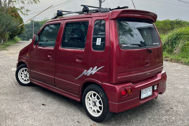 Suzuki Karimun Kotak, Gaya JDM, Suzuki Karimun kotak, gaya JDM, modifikasi mobil, Fungsionalitas dan Estetika, Transformasi Suzuki Karimun Kotak: Gaya JDM yang Menarik