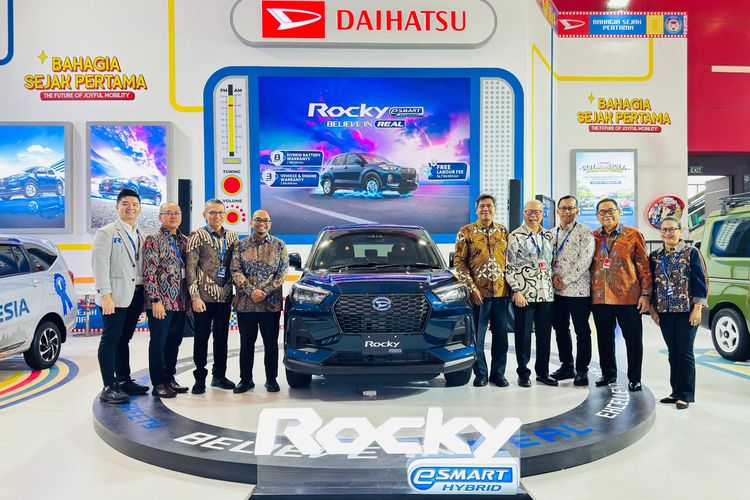 baterai, irit, Surabaya, teknologi, Astra Daihatsu Motor, Rocky Hybrid, e-Smart Hybrid, fitur, efisiensi bahan bakar, Daihatsu Rocky e-Smart Hybrid Debut di Surabaya