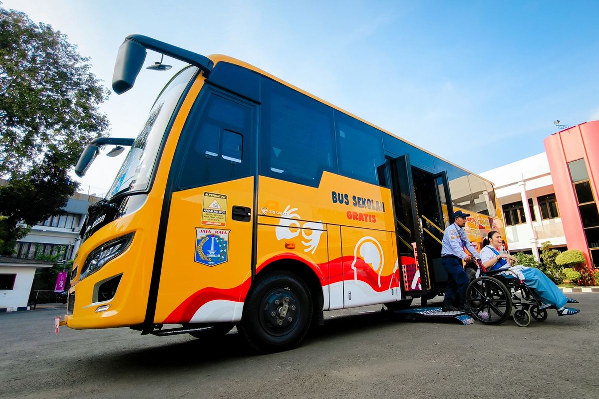 Bus Sekolah Jakarta Ramah Disabilitas, Bantu Siswa dengan Kursi Roda