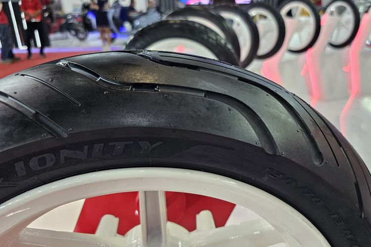 JIExpo Kemayoran, Gajah Tunggal, Zeneos, motor listrik, motor konvensional, ban motor, Jakarta Fair Kemayoran (JFK), Pilihan Ban Baru Sepeda Motor di JFK 2025