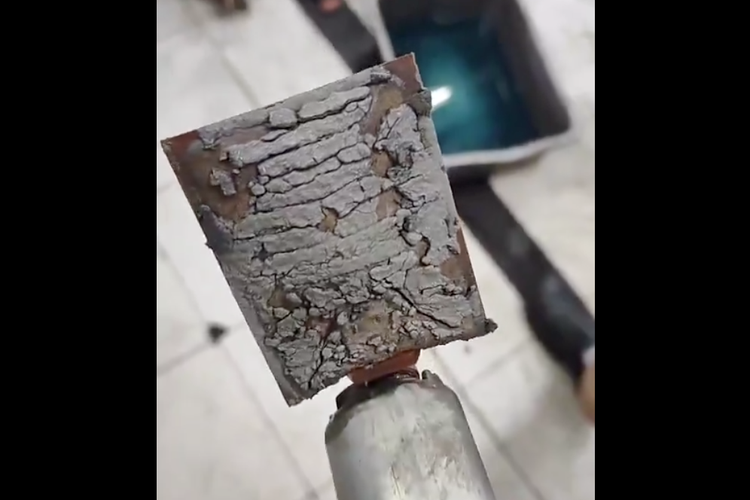 BBM boros, filter bahan bakar, ciri ciri filter bahan bakar kotor, mesin ngempos, Kenali Ciri-Ciri Filter Bahan Bakar Mobil Sudah Kotor