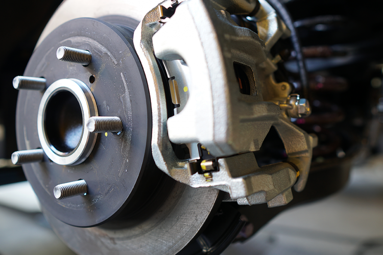 kampas rem mobil, Kampas rem harus ganti, Rem bunyi berdecit, Rem Mobil Berdecit, Apakah Kampas Harus Segera Diganti?