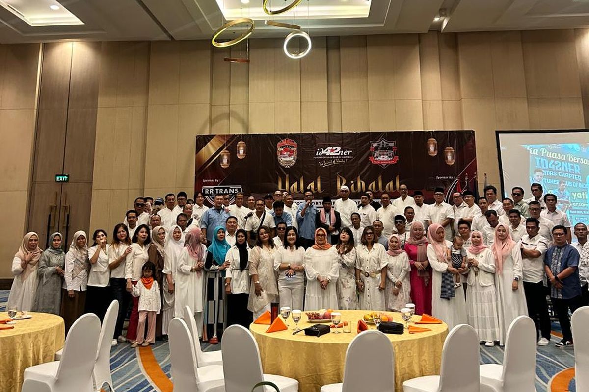 Komunitas Toyota Fortuner Ini Berikan Santunan di Acara Halal Bihalal