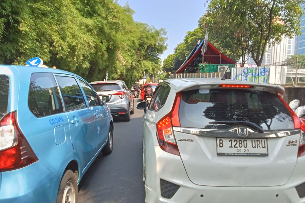 Pilihan Kendaraan Umum Lewat Jalan TB Simatupang Saat Rekayasa Lalu Lintas