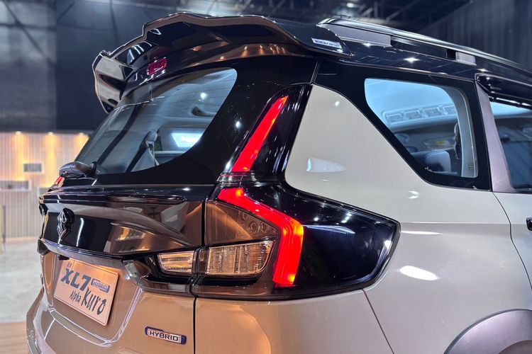 harga, hybrid, LSUV, Suzuki, varian, Suzuki XL7 Hybrid, Xl7 Hybrid Alpha Kuro, Suzuki XL7 Hybrid Alpha Kuro Jadi Kasta Tertinggi, Cek Daftar Harganya