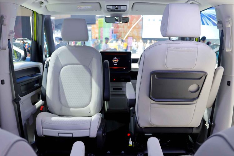 GIIAS, GIIAS 2025, VW ID Buzz, VW Rilis ID. BUZZ Business Edition di GIIAS 2025