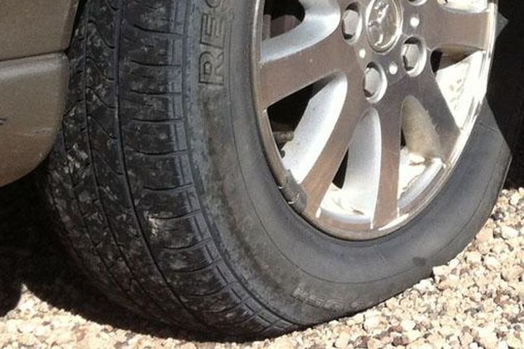 Tekanan udara ban, performa berkendara, risiko kecelakaan, kerusakan ban, tekanan udara ban, Bahaya Tekanan Udara Ban yang Kurang: Apa yang Harus Diketahui