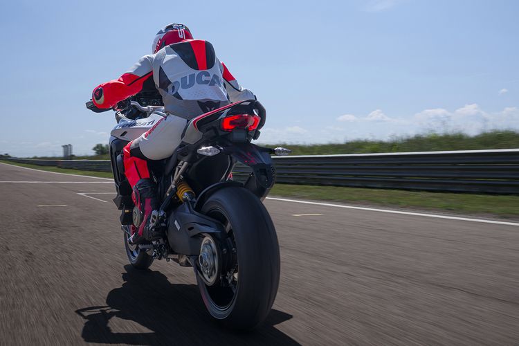 Ducati Multistrada V4 RS, motor adventure sporty, mesin Desmosedici Stradale, fitur elektronik canggih, Ducati Multistrada V4 RS Meluncur: Pakai Mesin Panigale V4