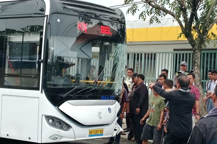 bus listrik, uji coba, Bus listrik, transportasi ramah lingkungan, kenyamanan penumpang, Ekspektasi Penumpang pada Bus Listrik Jarak Jauh