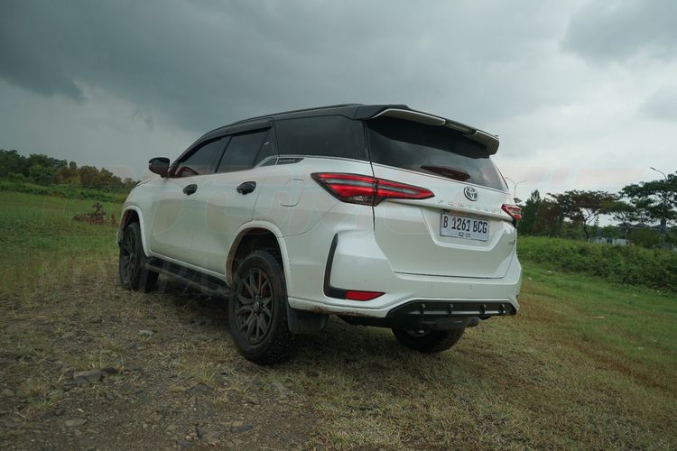 kredit mobil, Fortuner 2.8, skema kredit, Fortuner 2.8 GR Sport, Toyota Fortuner 2.8, Skema Kredit Toyota Fortuner 2.8 GR Sport, Cicilan Rp 15 Jutaan