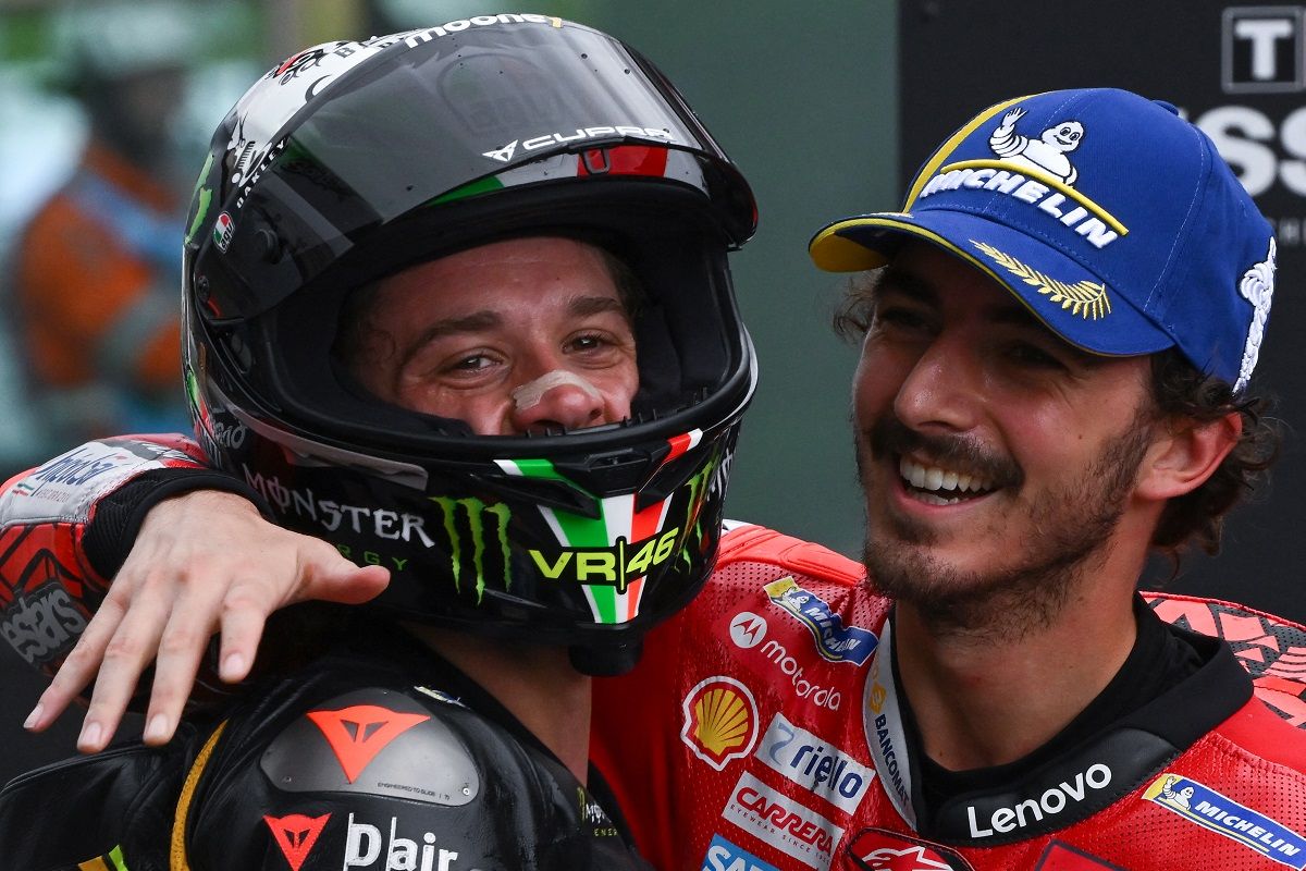 Mengapa Pebalap MotoGP Kerap Pakai Plester di Hidung?