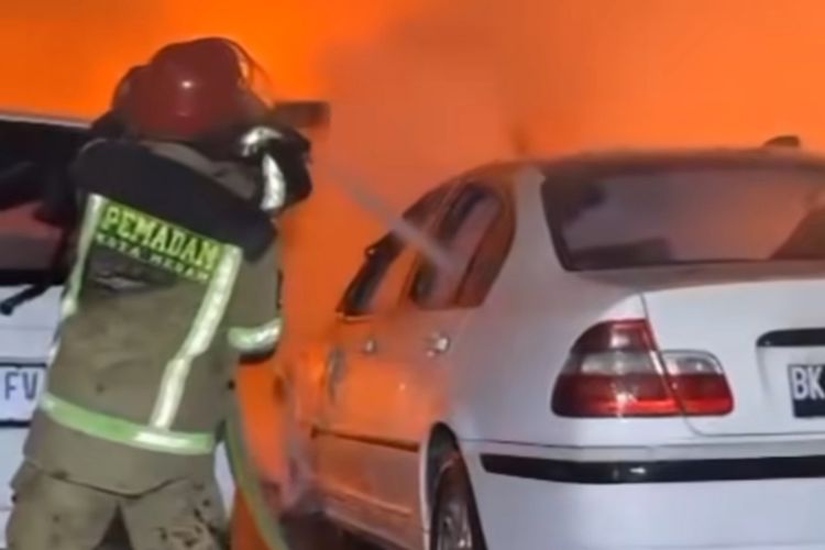 Suzuki Indomobil Sales, mobil terbakar, kebakaran mobil, mudah terbakar, Barang yang Mudah Terbakar jika Ditinggal di Kabin Mobil