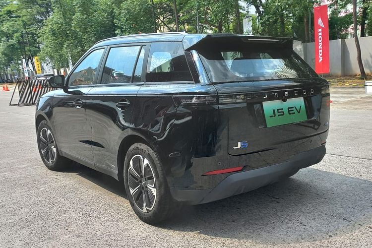 Gaikindo Indonesia International Auto Show, GIIAS, Jaecoo, J5 EV, Mobil listrik, test drive, GIIAS 2025, mobil listrik, Jaecoo Indonesia, Impresi Awal Coba Jaecoo J5 EV di GIIAS 2025