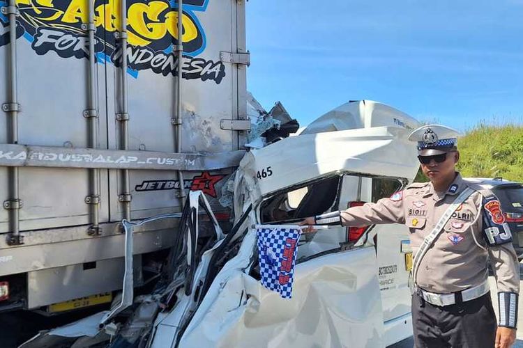 Kecelakaan, lalu lintas, Lalu Lintas, kecelakaan, motor, mobil, kecelakaan mobil, kecelakaan motor, Kecelakaan Lalu Lintas Sebabkan Kemiskinan dan Kebodohan