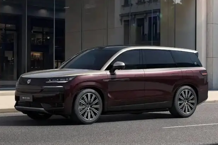 Motor Listrik, Satria F150, Konsumsi BBM, BBM subsidi, Populer Otomotif, artikel terpopuler, Yamaha Neos, SUV PHEV, petasol, Mitsubishi Destinator, denza n9, Konsumsi BBM Destinator, Denza N9 2026