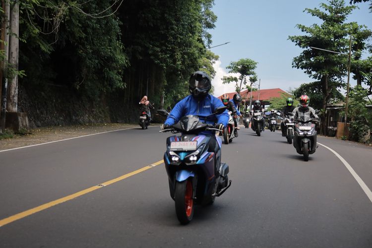 skutik bongsor, Yamaha Aerox, QJMotor Viento 180, Rifki Maulana, Yamaha Aerox vs QJMotor Viento 180: Siapa yang Unggul?
