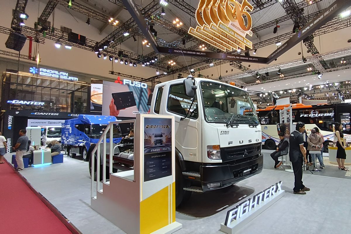 Fuso di GIIAS 2025, dari Truk Listrik eCanter sampai Bus Kota