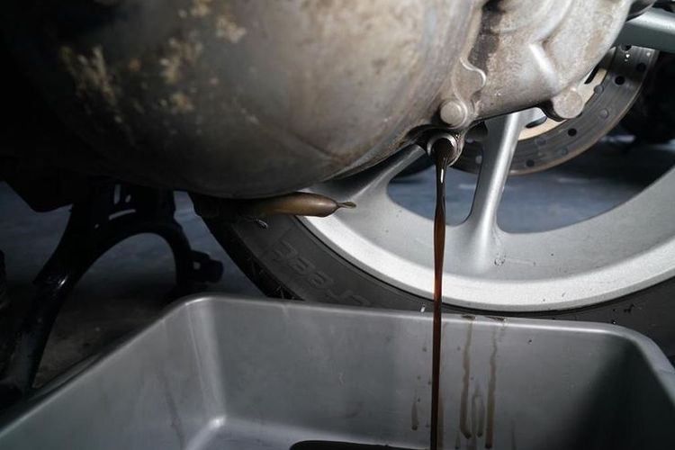 Oli Gardan, motor matik, ganti oli, oli transmisi, Skutik Telat Ganti Oli Gardan: Bisa Bikin Rugi Besar