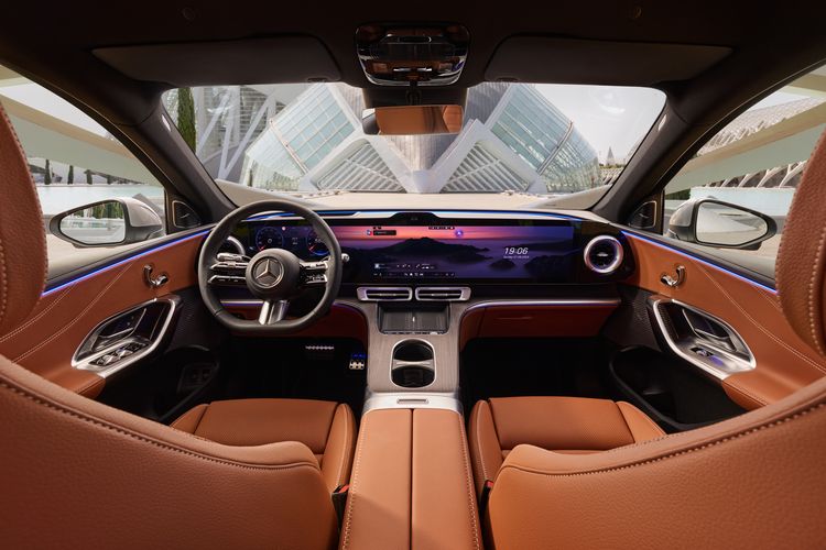 mobil listrik, Mercedes-benz, SUV listrik, munich motor show 2025, GLC with EQ Technology, Mercedes-Benz Perkenalkan GLC EQ di Munich Motor Show 2025