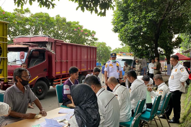 Jakarta Utara, kendaraan bermotor, penegakan uji emisi, denda pelanggar, Penegakan Aturan Uji Emisi: Denda hingga Rp 15 Juta di Jakarta